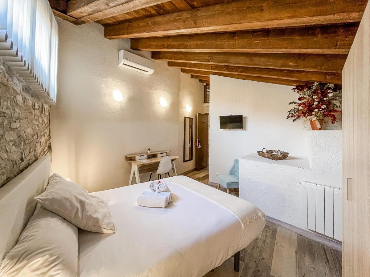 El Forn De Freixenet Con Servicios De Un Hotel Lleida Eksteriør billede